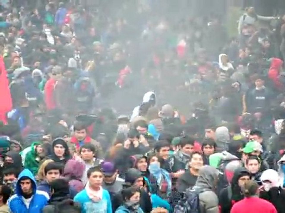 Marchas masivas en el segundo día de paro nacional en Chile