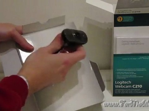 Unboxing Logitech webcam C210