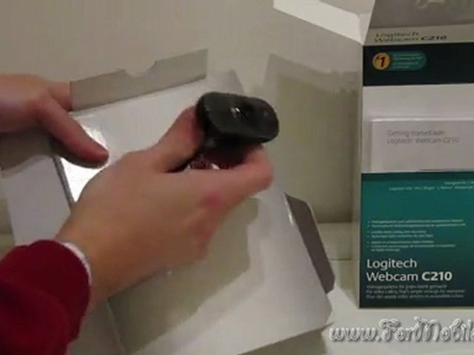Unboxing Logitech webcam C210