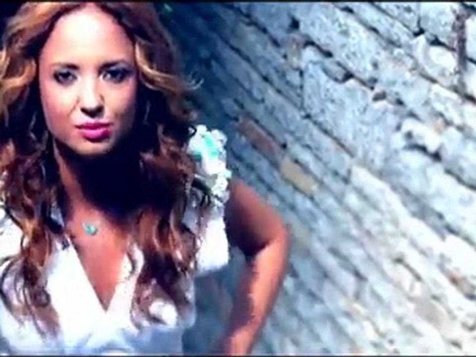 Ayşe Özyılmazel - Sabıkalı 2011 | 480p - www.onlyklip.org