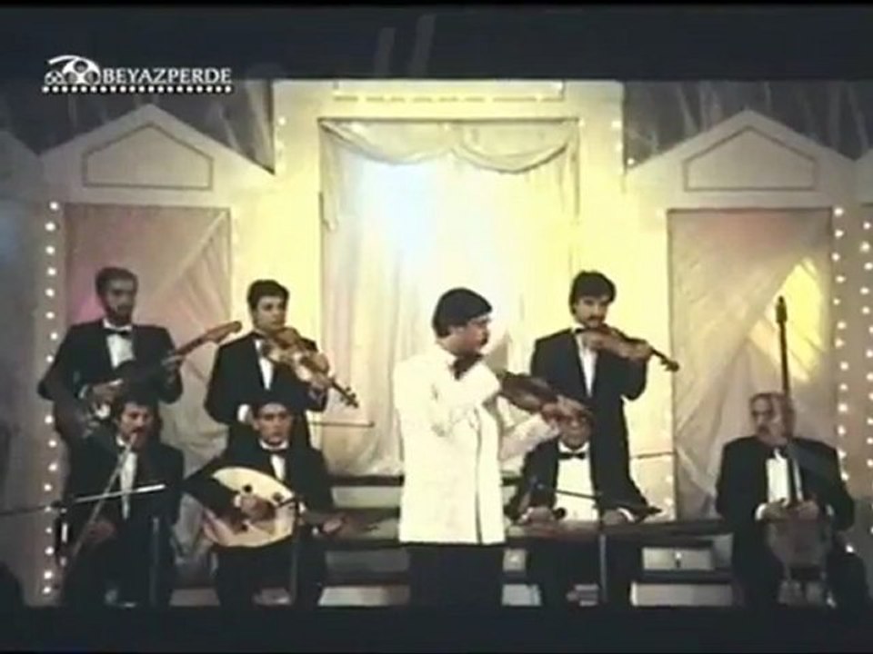 Soğuktu ve Yağmur Çiseliyordu -12-  Türkan Şoray - Ekrem Bora