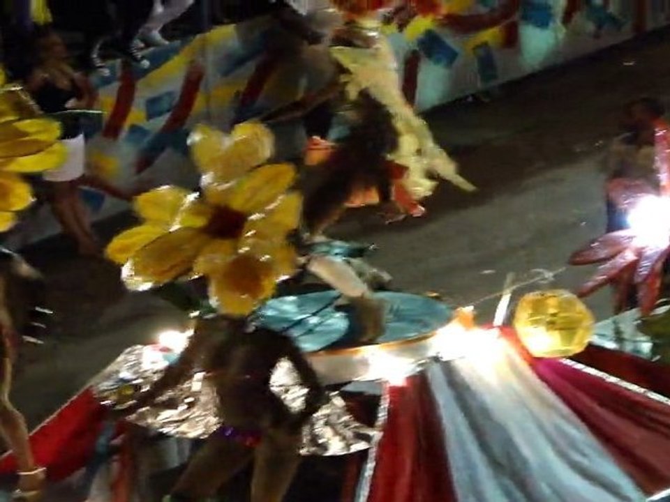 VOYAGES SALSA A CUBA  AVEC DANSACUBA ...www.dansacuba.com.SOIREE CUBAINE ... MOJITOS ET CUBA-LIBRE AVEC TOUS LES STAGIAIRES AU CARNAVAL 2011