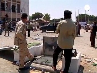 Was Gaddafi in convoy that crossed into Algeria?