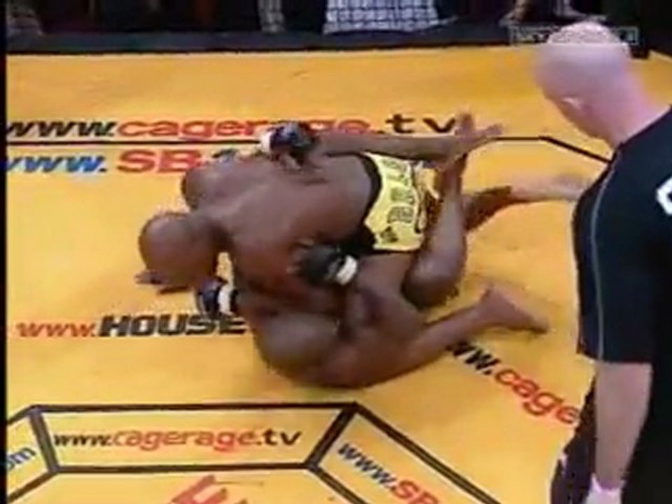 Anderson Silva vs Curtis Stout Cage Rage-14 ils disent