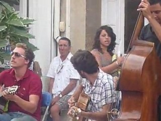 Jeunes Jazzmen dans les rues d'Houlgate fin aout 2011