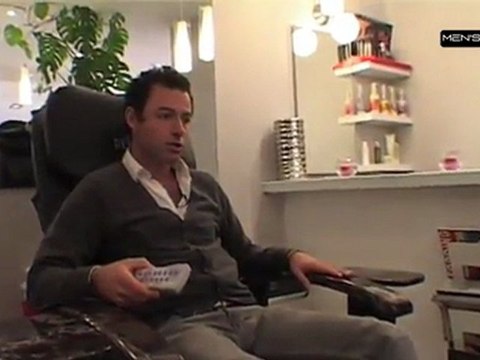 Jusqu'ici tout va bien [S.1] [E.10] - Nicolas se fait faire une manucure