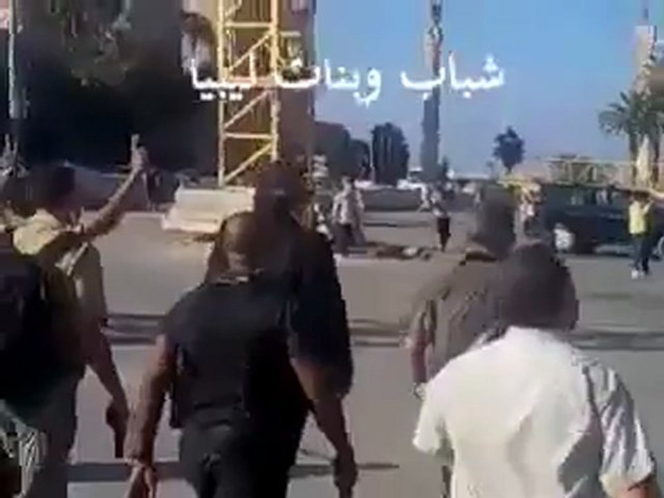 BHL à Tripoli : accueilli, par les rebelles, avec des salves d’honneur.