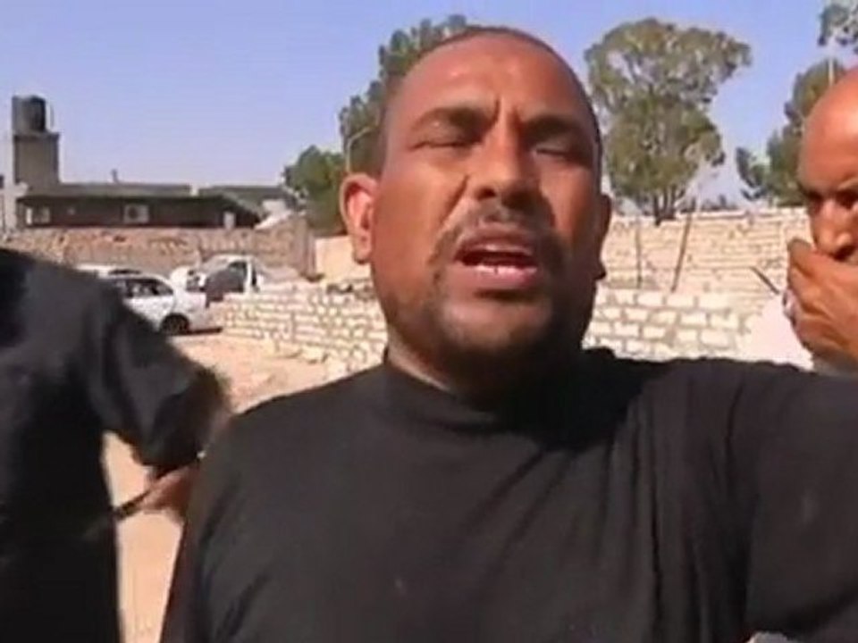 Libyan rebels discover bodies