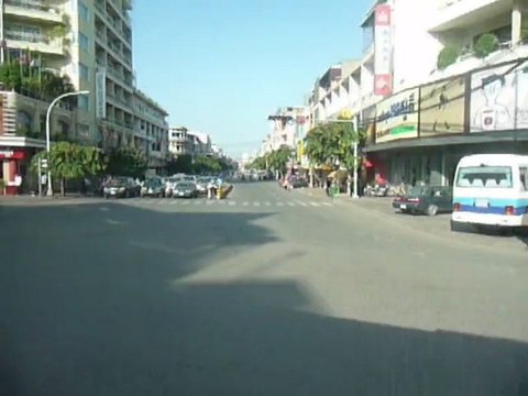 VOYAGE CAMBODGE : Video dans Pnhon Pehn en bus - Août 2011
