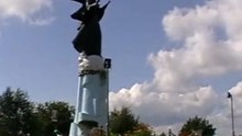 Domacyno-Statua Matki Bożej Królowej Świata