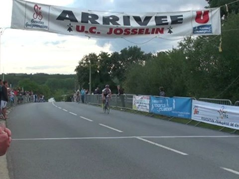Arrivée pour la 3ème place à Josselin