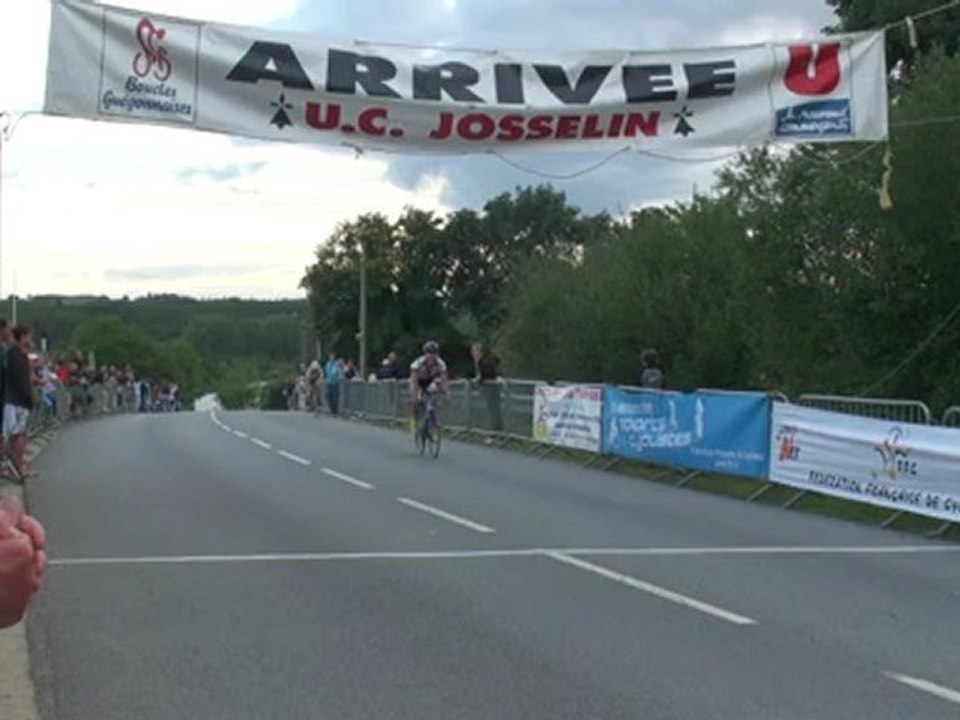 Arrivée pour la 3ème place à Josselin