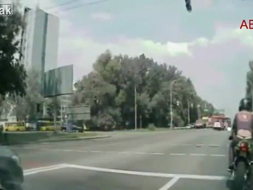 Bike wheelie on the Road - Fail