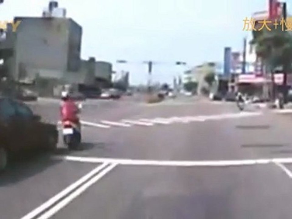 Taiwan Scooter Madness - Girl kam über Run