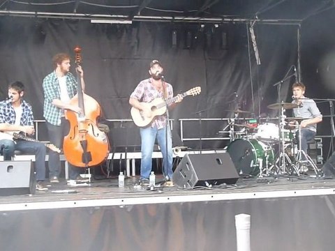 DALTON TELEGRAMME AOUT EN ECLATS 2011 L'écureuil et la chataigne