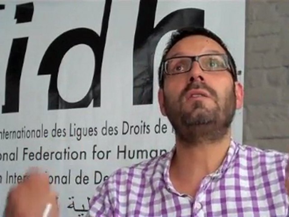 Dossier spécial 11 septembre - Anti-terrorisme et droits humains : 10 ans d'incompatibilité? ITW de Dan Van Raemdonck (en français)