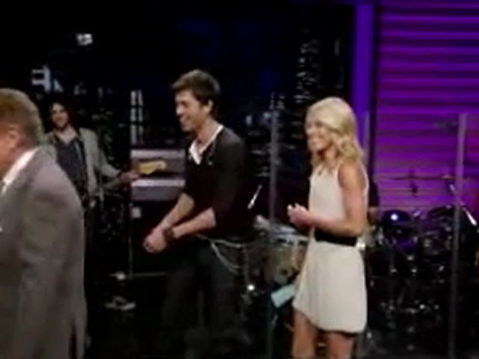 Enrique Iglesias Interview (Live with Regis and Kelly 2010)