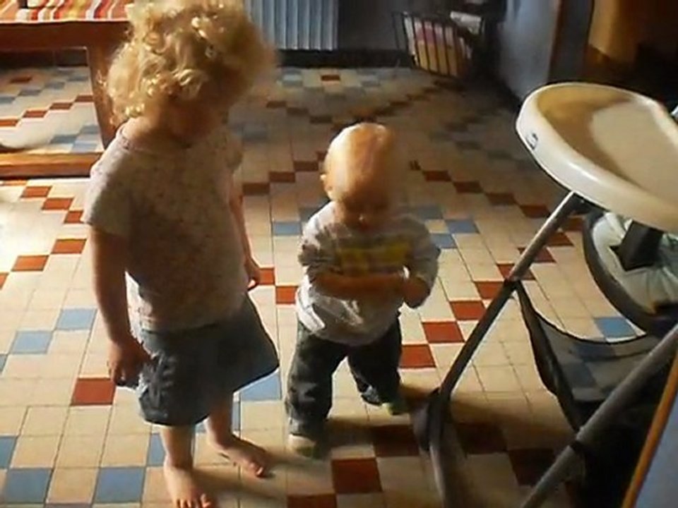 C'est officiel je marche comme les grands !!!!!