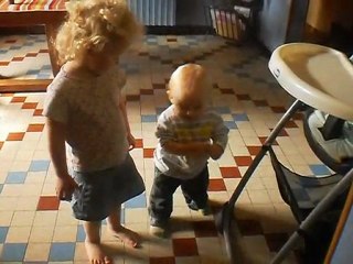 C'est officiel je marche comme les grands !!!!!