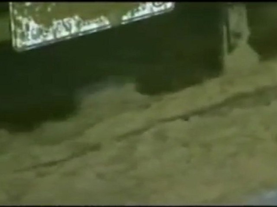 Ouragan Irène: un reporter pris dans une écume verdâtre