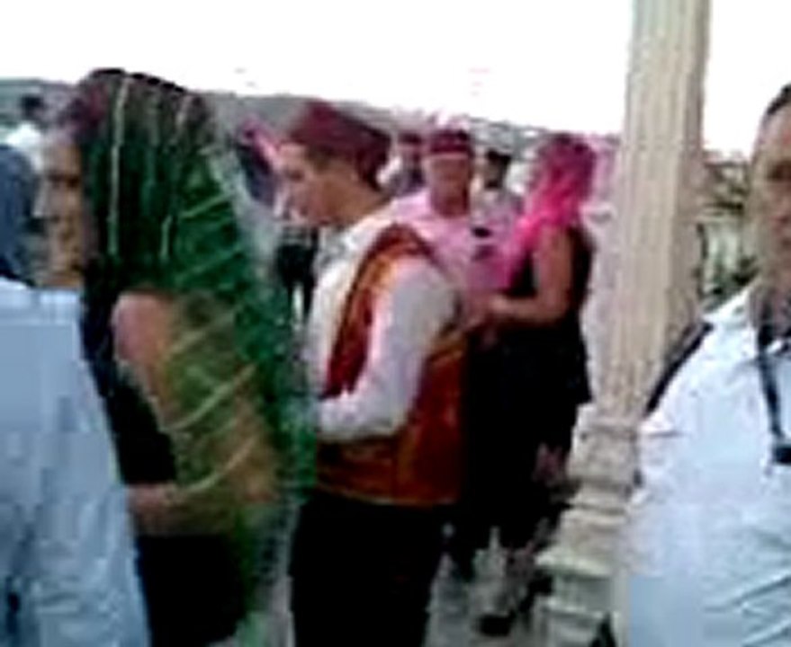 İstanbul, İzmir, Ayvalık, Çeşme, Foça, Kuşadası, Selçuk, Efes, Bergama İngilizce-Norvecce Profesyonel Kokartlı Turist RehberSait Halim Pasa Yalısında Norveçli Grubu Karsilama /// Receiving the Norwegian Group at Sait Halim Pasa Mansion in Istanbul, Turkey