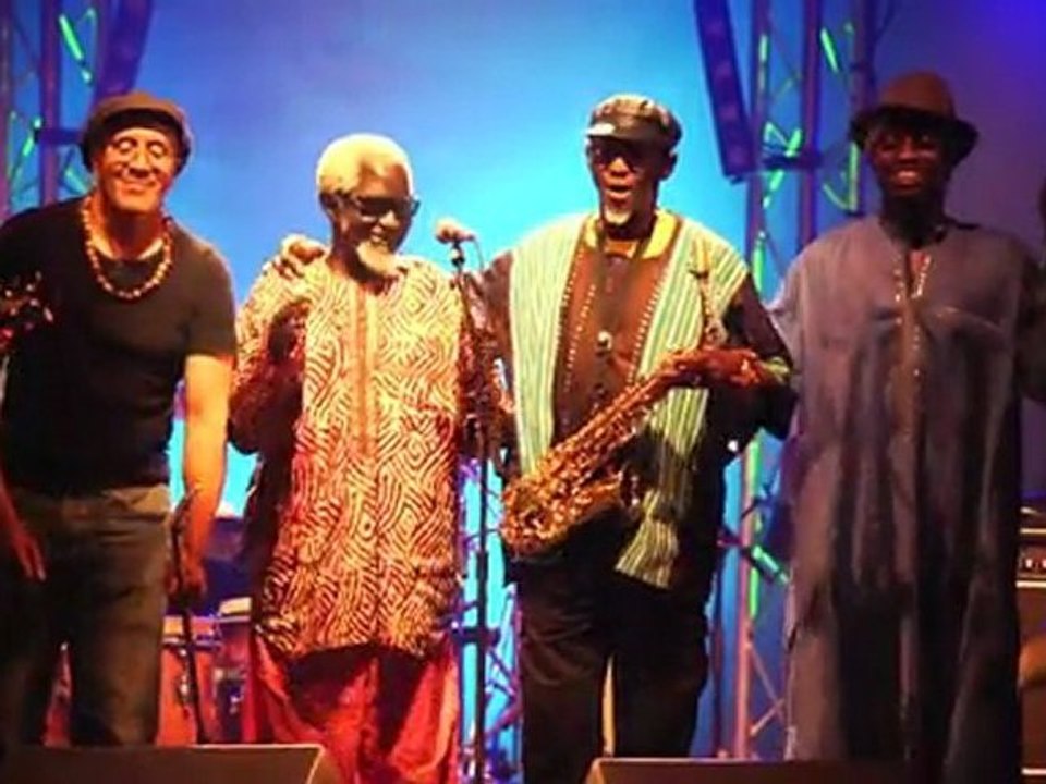 Ablaye Thiossane - [Interview + Live] - French Subtitles