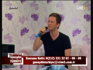 ERHAN GÜLER ZAHİDEM TÜRKÜSÜNÜ SÖYLEDİ GÜNAYDIN TÜRKİYE PROGRAMINDA