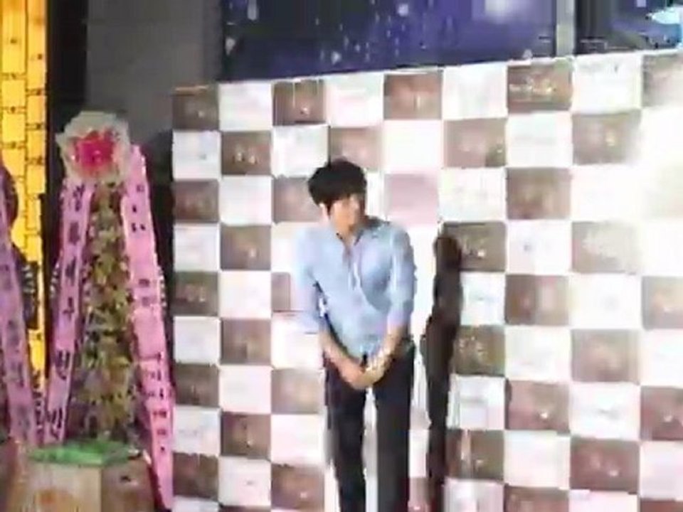 110830VIP4