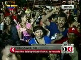 Chávez saluda seguidores desde Hospital Militar