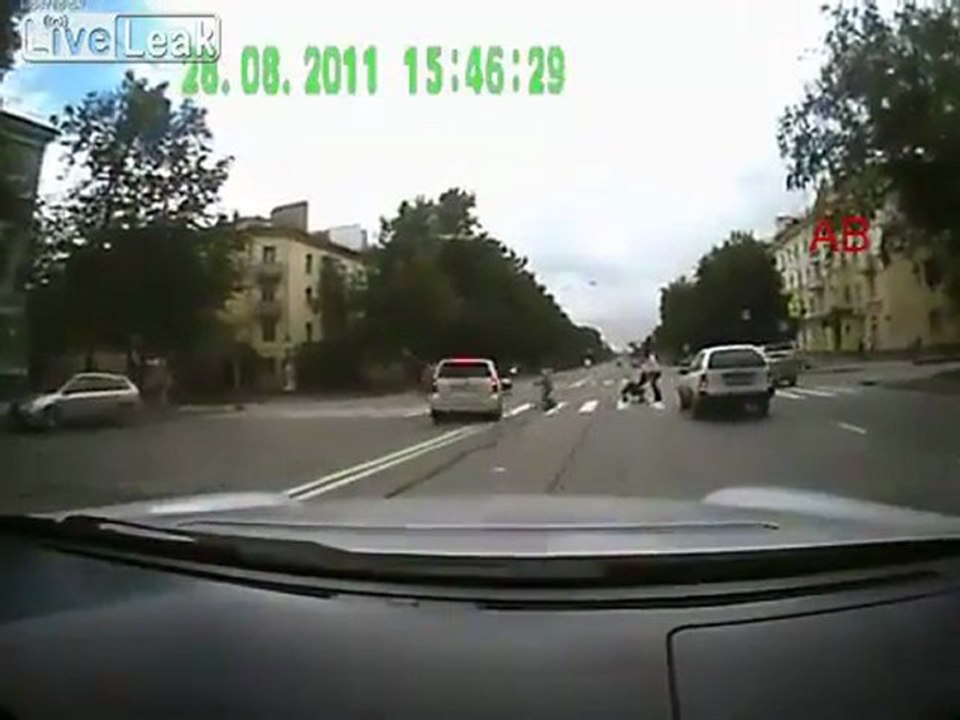 1 Sekunde später - Das Kind hätte tot sein können