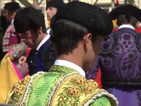 Remise du Trophée Jean Cau à l'issue de la novillada non piquée, troisième spectacle taurin de la Feria de Carcassonne.