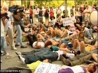 El '15-M' pide un referéndum para la reforma