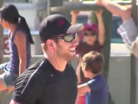 Kellan Lutz Works Out in Venice, California