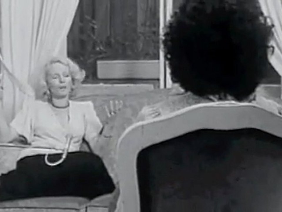 Marie Laforêt et Delphine Seyrig parlent du bonheur, de la beauté, des femmes 1972