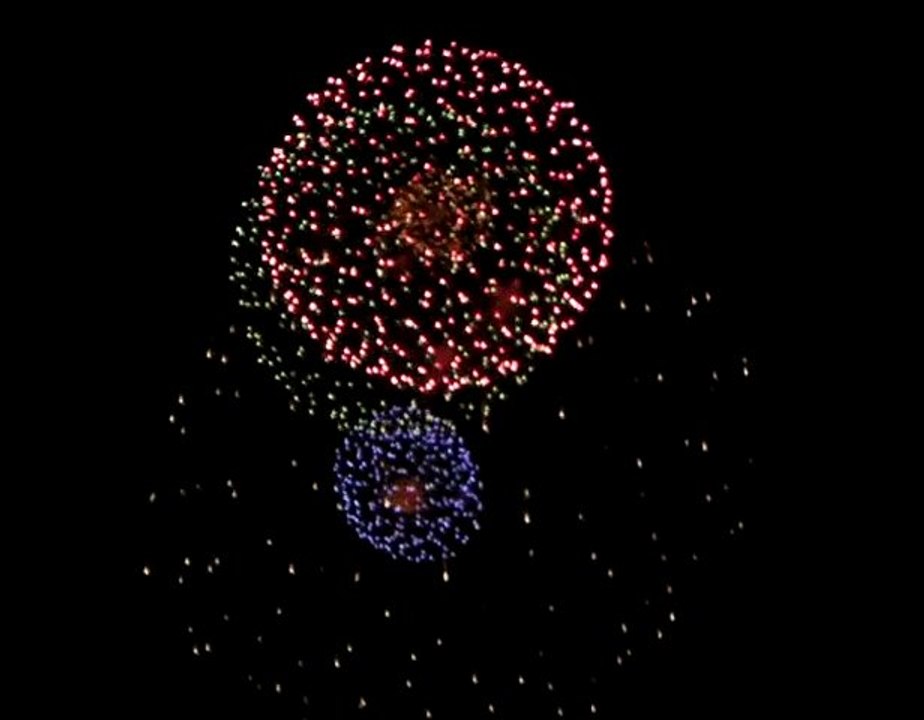 Une autre séquence du feu d'artifices de YOKOHAMA (Japon) tiré le 17/08/2011