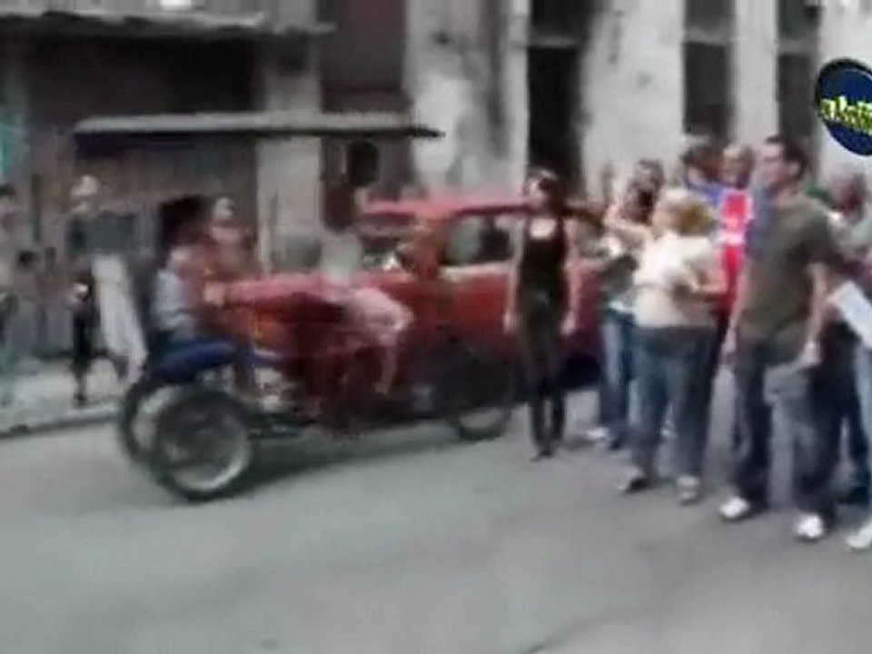 Familia del prisionero Ifraín Díaz Fuentes protesta en la calle