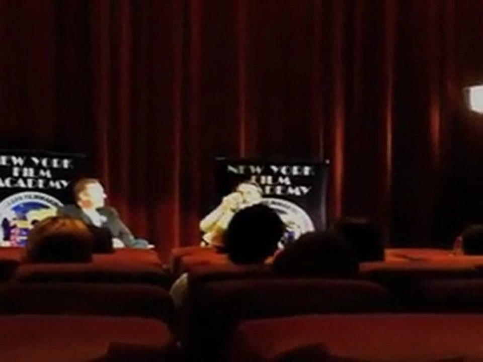 Alexia Vassiliou is asking Andy Garcia for the music / Η Αλέξια ρωτά τον A. Garcia