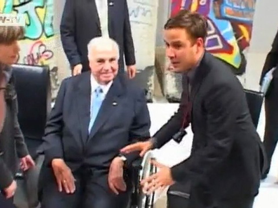 Up close and personal | video of the day