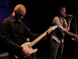 "FALLAIT QUE ÇA PASSE " 3 MINUTES SUR MER AU LAVOIR MODERNE