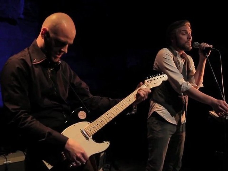 "FALLAIT QUE ÇA PASSE " 3 MINUTES SUR MER AU LAVOIR MODERNE