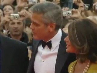 Gibson settles custody, Clooney says no to politics