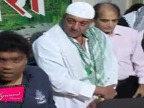 Sanjay Dutt With johny Lever & Raza Muraad 'At Cintaa Roza Iftaar Party'