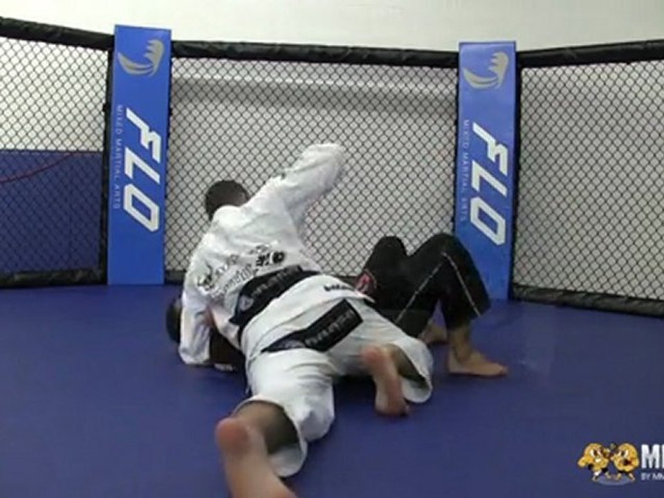 Comprido BJJ Technique: Bicep Crunch - MMANUTS.COM