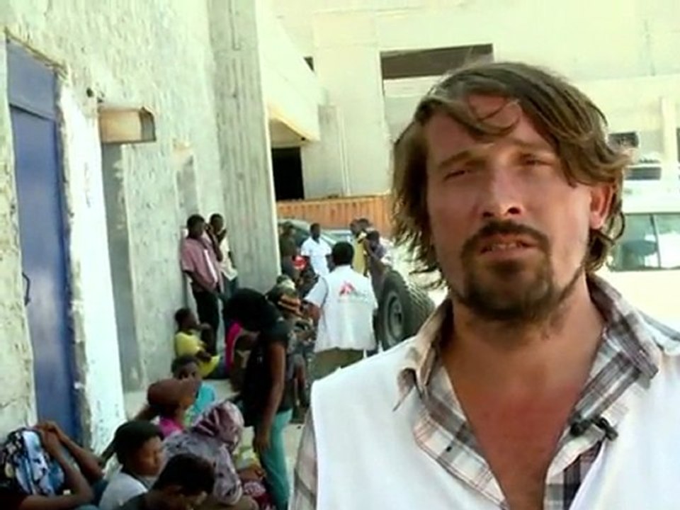 Libye: des centaines d'Africains désespérés coincés sur un port