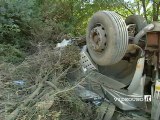 Matera: si ribalta camion, conducente illeso