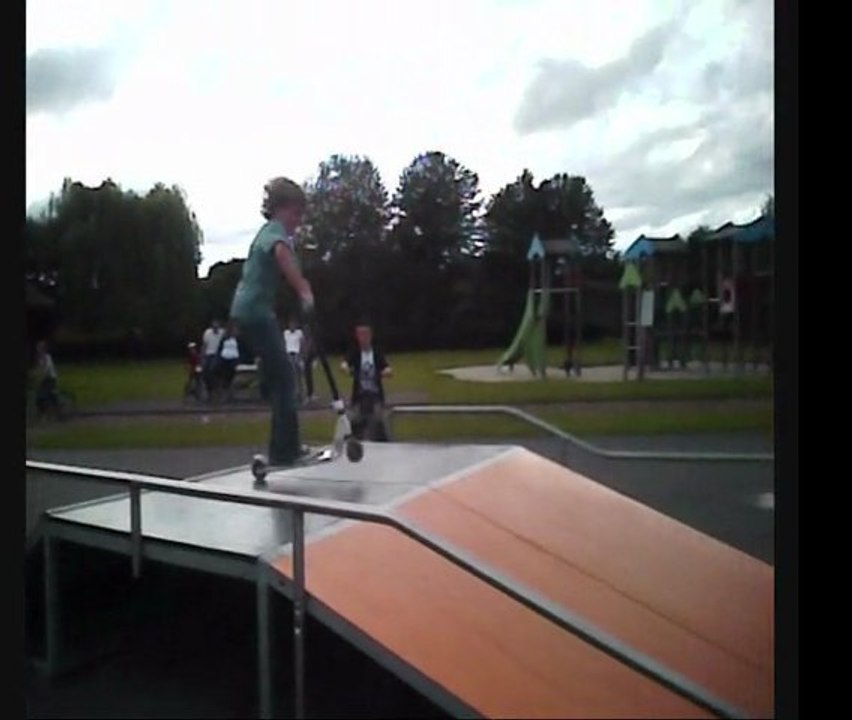 trotinette freestyle :premiere vidéo été 2011