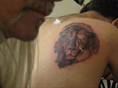 Aslan dövme yapımı video izle dövme salonu istanbul dövmeci