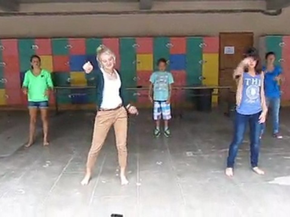 Prépartifs pour la soirée au stage de natation Simon Dufour à CASTRES (AOÛT 2011)