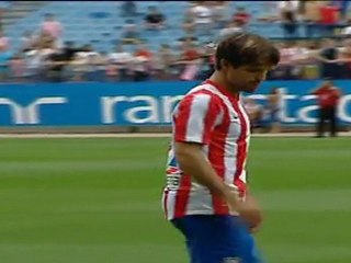 El brasileño Diego ya luce la camiseta rojiblanca