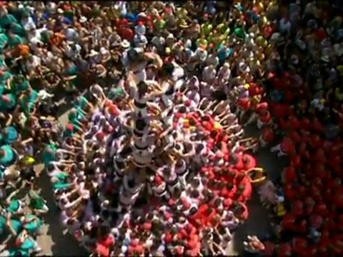 TV3 - Telenotícies - Els Castellers de Vilafranca descarreguen el quatre de nou amb el pilar